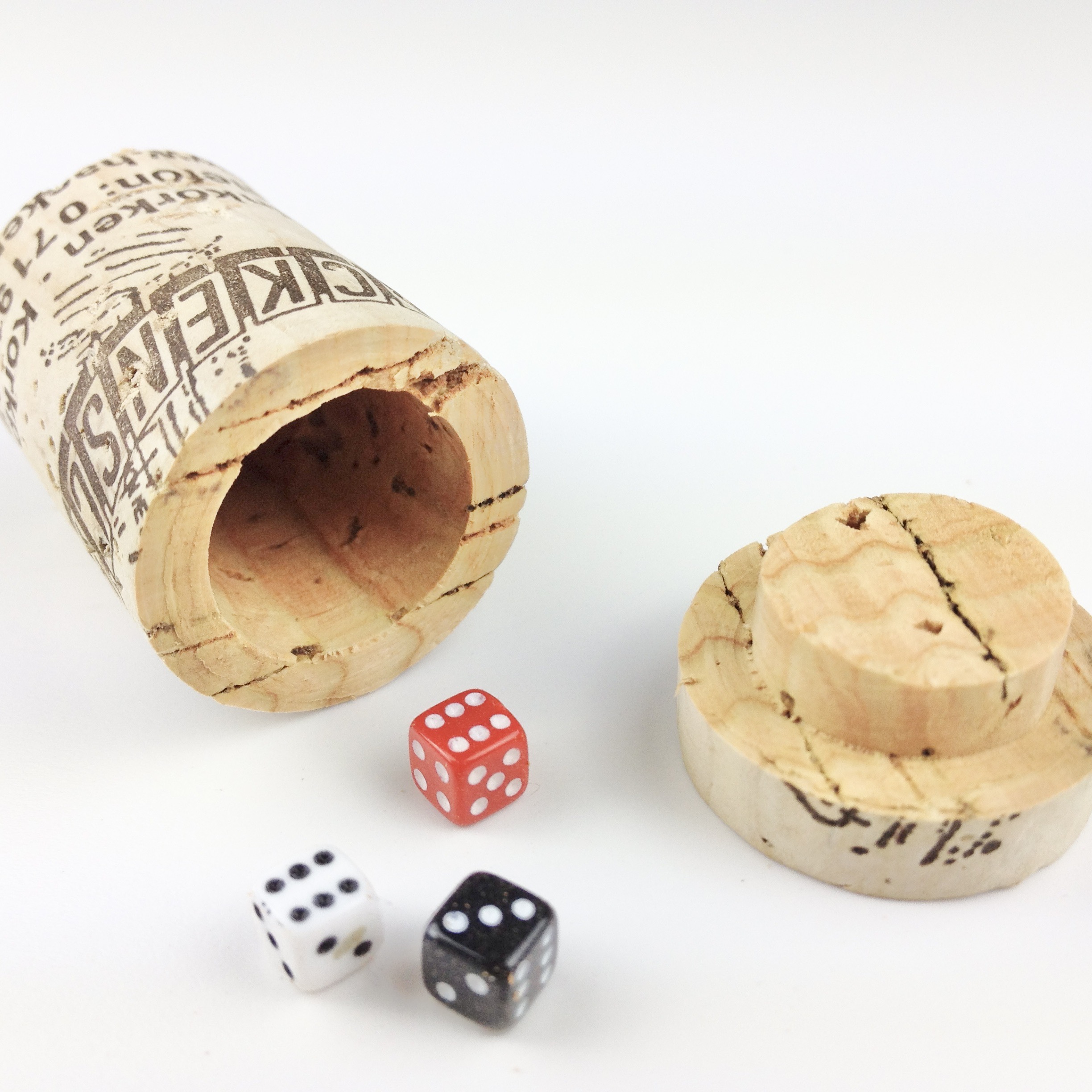 dice cup with cork24.com